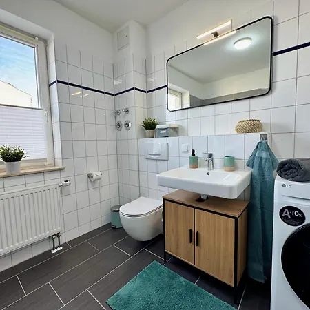 Business & Family Apartment, 90qm, Lift, Tg & Balkon