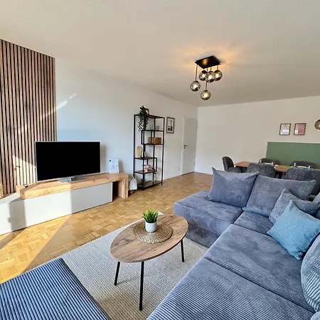 Business & Family Apartment, 90qm, Lift, Tg & Balkon