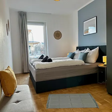 Business & Family Apartment, 90qm, Lift, Tg & Balkon 公寓 *