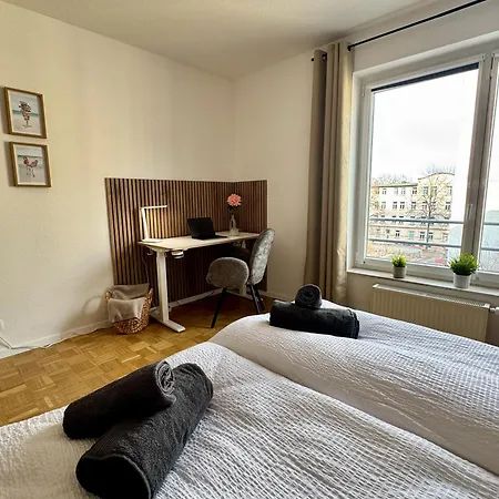 Business & Family Apartment, 90qm, Lift, Tg & Balkon Apartment *