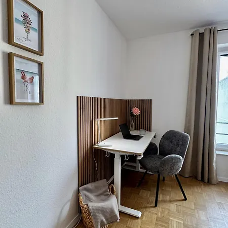 Business & Family Apartment, 90qm, Lift, Tg & Balkon Apartment *