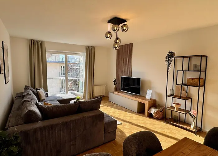 Business & Family Apartment, 90Qm, Lift, Tg & Balkon マクデブルク