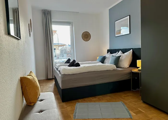 Business & Family Apartment, 90Qm, Lift, Tg & Balkon アパート *