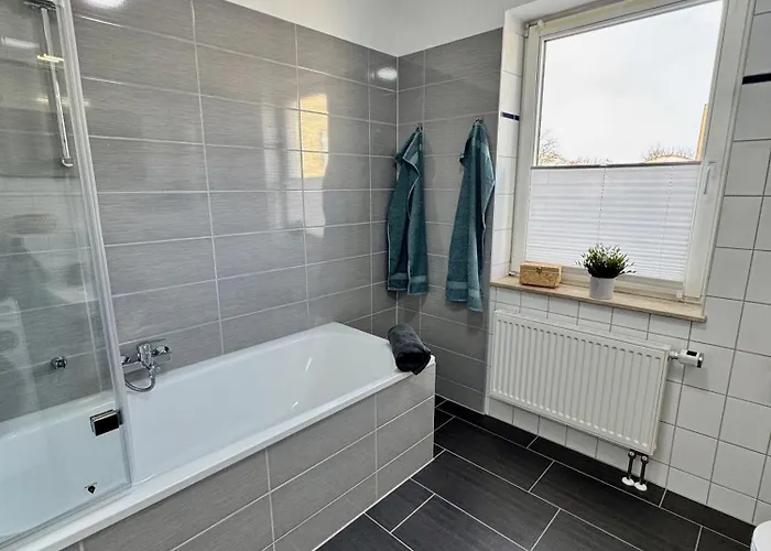 アパート Business & Family Apartment, 90Qm, Lift, Tg & Balkon マクデブルク