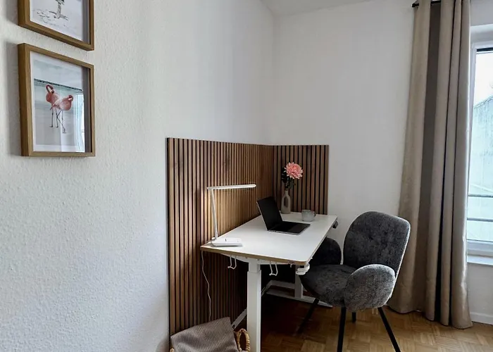 Business & Family Apartment, 90Qm, Lift, Tg & Balkon شقة *